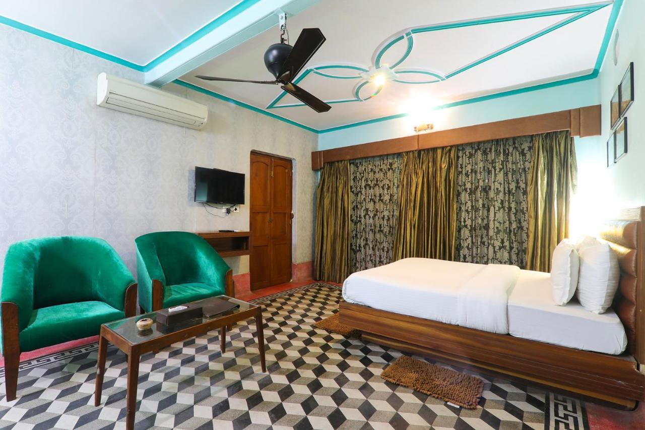 Fabhotel East View Варанаси Экстерьер фото